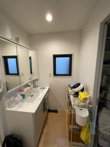 寒さ対策！断熱仕様のドアとインプラスで快適生活　港区S様邸